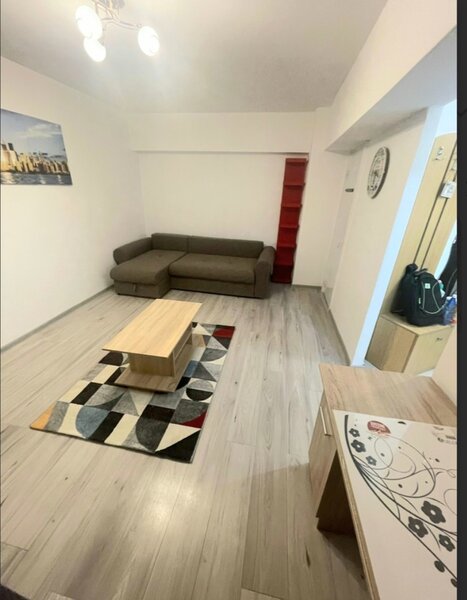 Mega Mall, 3/10, bloc mixt,