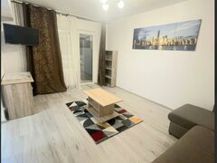 Mega Mall, 3/10, bloc mixt